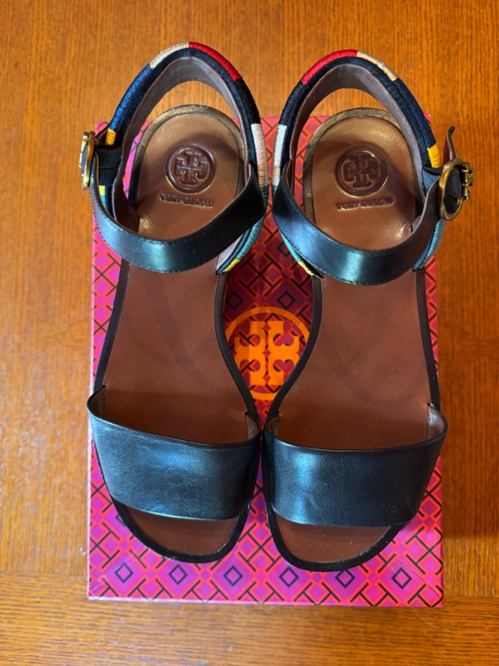 Tory Burch Black Leather Sandals with Multicolor Woven Platform - Picture 5 of 7